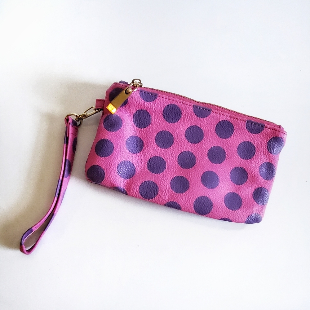 Cute 2 sided double zip poka dot wristlet.